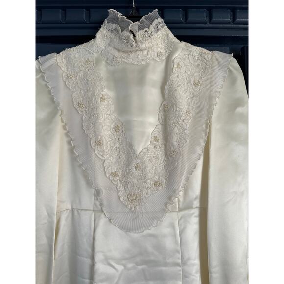 Vintage 1960s Ivory Satin Lace Wedding Dress Mock Neck Train Size Small - Picture 15 of 16